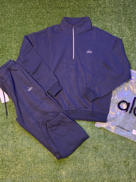 ALO Yoga Other - ALO Yoga Men’s Navy Quarter-Zip